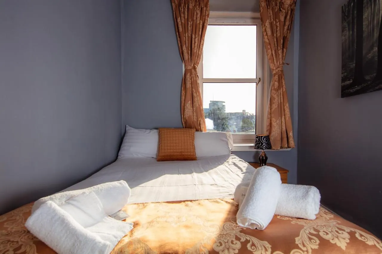 Old Town Apartments By The Castle 0*, Edinburgh